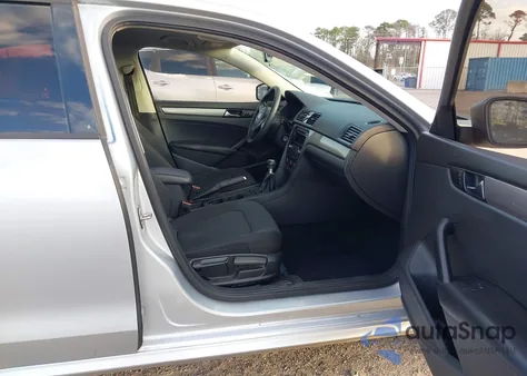 2015 Volkswagen Passat 1.8T S from USA, damaged, VIN 1VWAS7A37FC049653